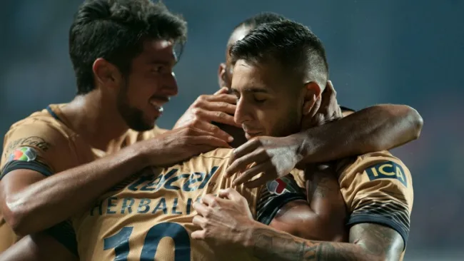 Pumas celebra un gol durante el partido contra Xolos