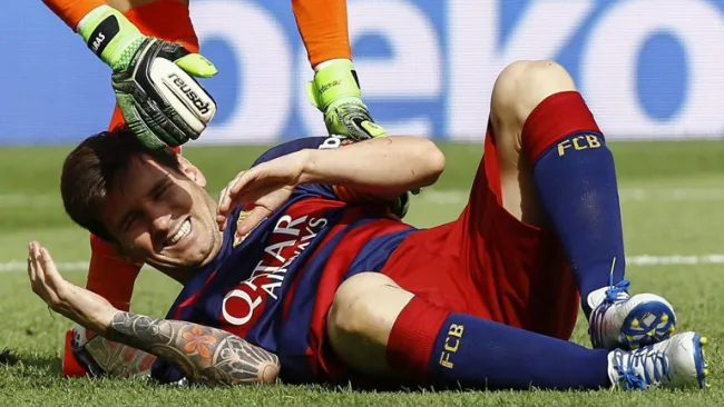 Messi se lesionó durante un partido del Barcelona