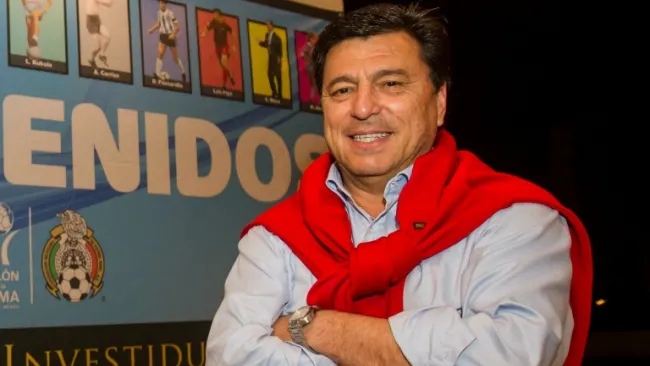 Daniel Passarella posa para la cámara de RÉCORD