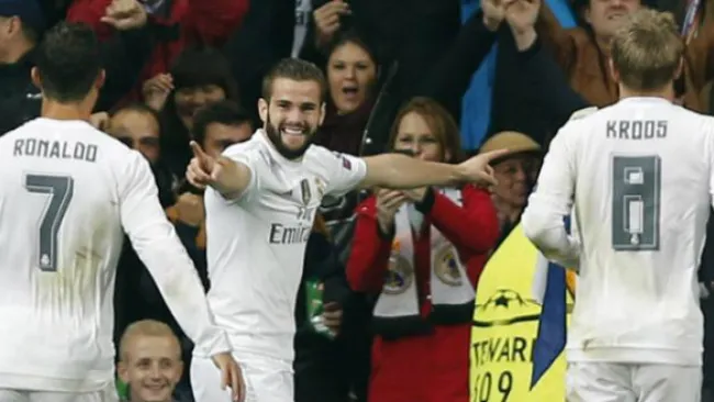 Nacho festeja su gol contra el PSG