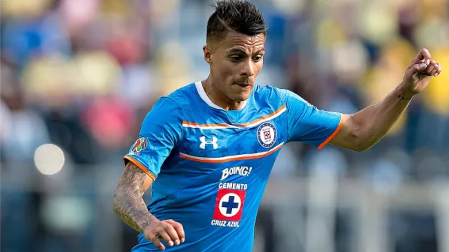 Richard Ruiz en partido con Cruz Azul