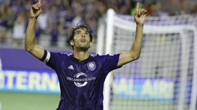 Kaká celebra un gol con el Orlando City