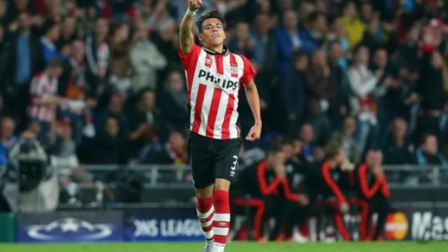 Moreno celebra gol con el PSV