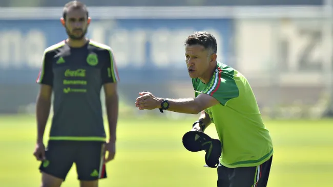 Juan Carlos Osorio dirige su primer entrenamiento con el Tri 