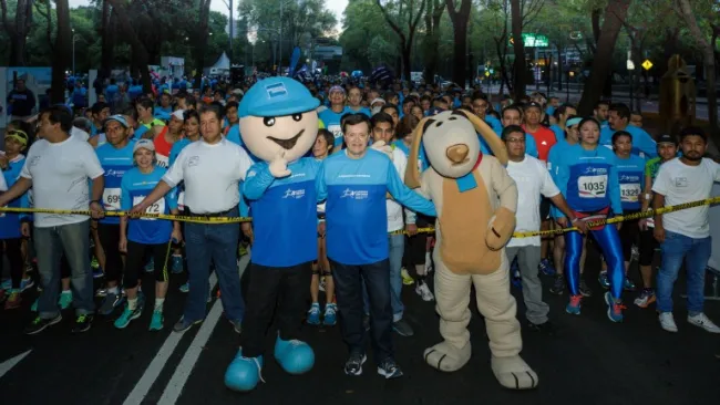 Comienzo de la carrera en el Paseo de la Reforma