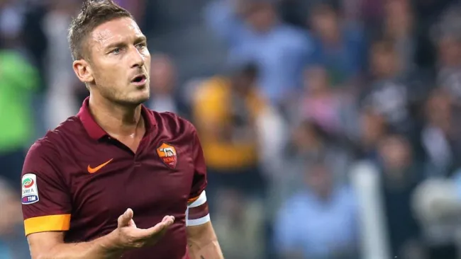 Francesco Totti en un juego con la Roma