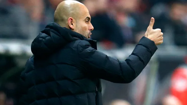 Guardiola felicita a sus pupilos en partido de la Budnesliga