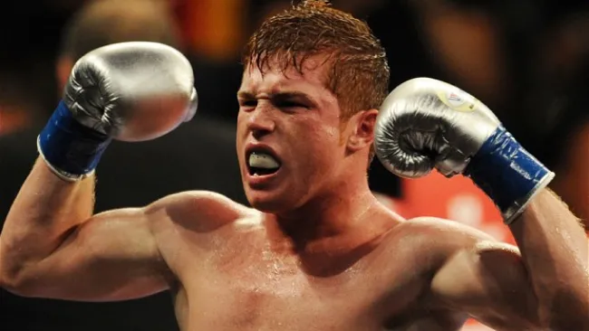 Canelo Álvarez festeja un triunfo