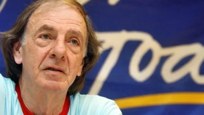 César Luis Menotti, en conferencia de prensa