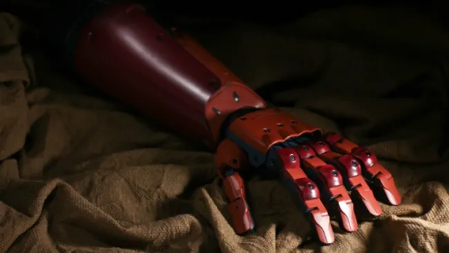 Réplica del brazo de BIg Boss