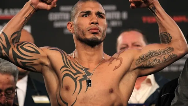 Cotto sube a la báscula para ser pesado