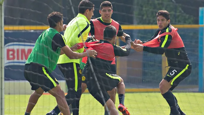 Marín se lanza sobre Güemez en el entrenamiento