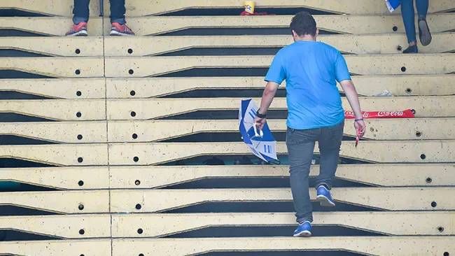 Aficionado hondureño, en el estadio de San Pedro Sula