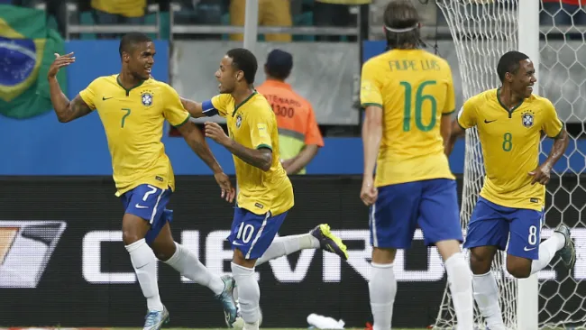 Los futbolistas de Brasil durante el festejo