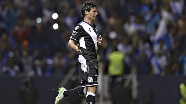 Alustiza tras anotar con Puebla