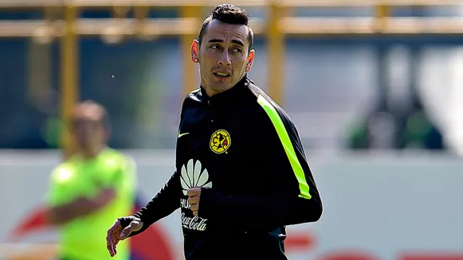 Sambueza, en entrenamiento con el América