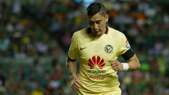 Sambueza, en un partido con el América
