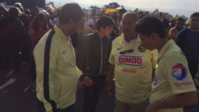 Aficionados del América, que fueron agredidos por seguidores de Pumas