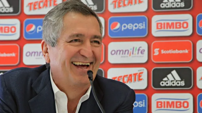 Jorge Vergara en conferencia de prensa en Verde Valle