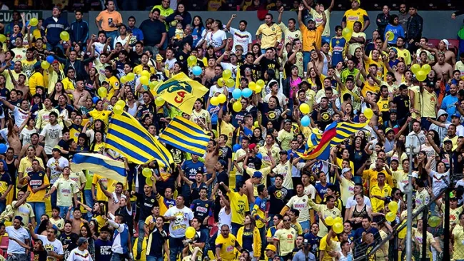 Seguidores del América durante un partido en el Azteca 