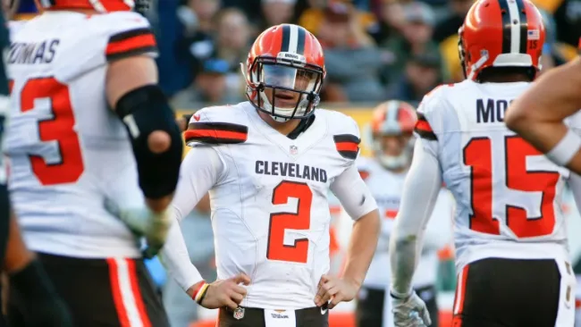 Manziel en reunión con su ofensiva