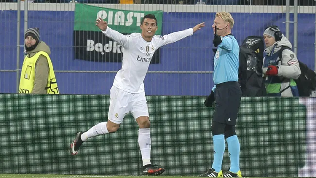 Cristiano Ronaldo festeja uno de sus goles del Real Madrid 