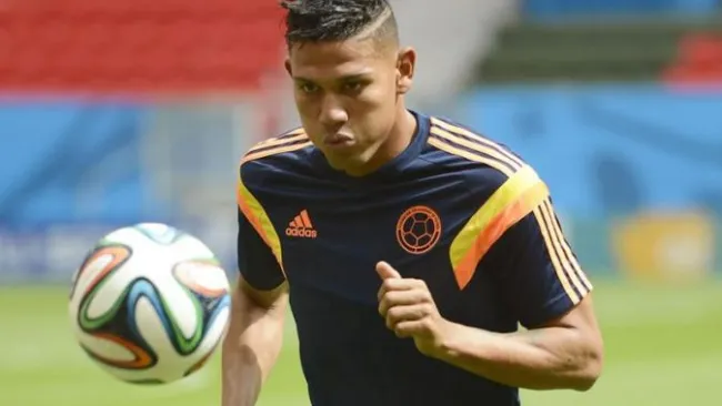 Mejía, en una práctica con Colombia