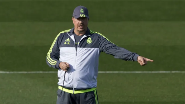 Rafa Benítez dirige un entrenamiento del Real Madrid