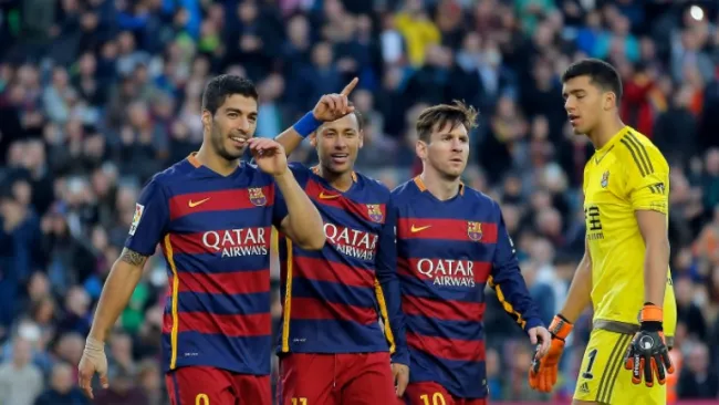 Messi, Neymar y Suárez celebrando la anotación del brasileño