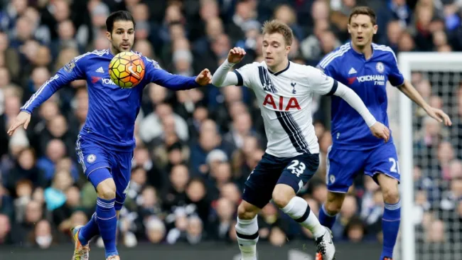 Pelea por el esférico en White Hart Lane