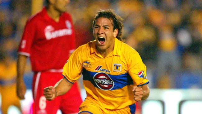 Rergis festeja tras anotar contra Toluca