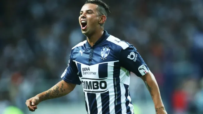 Edwin Cardona celebrando una anotación con los Rayados