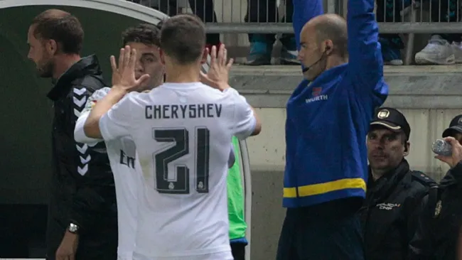 Cheryshev sale de cambio contra Cádiz