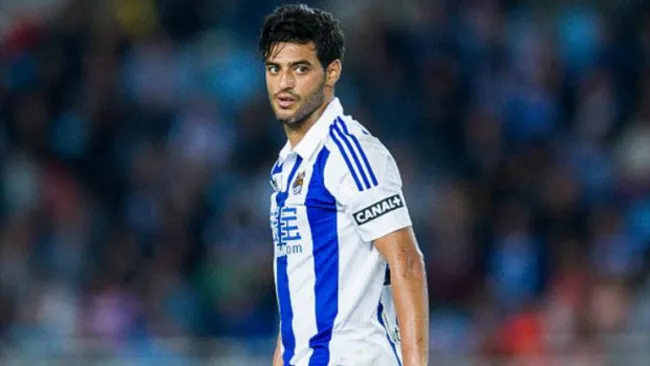 Vela, en partido de la Real Sociedad