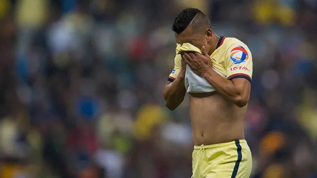 Samudio se lamenta tras ser expulsado