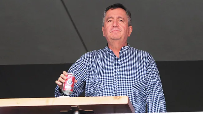 Jorge Vergara en un partido con Chivas 