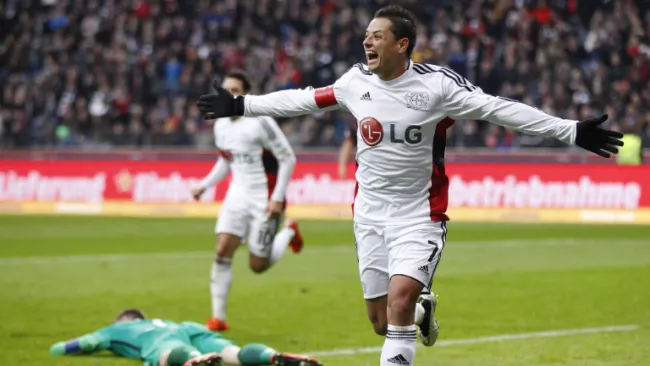 Hernández, en partido con el Leverkusen