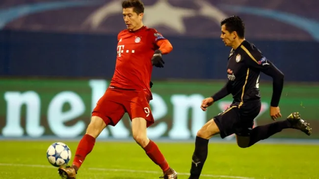 Lewandowski remata para anotar contra Zagreb