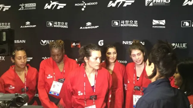 La seleccionadas mexicanas atienden a los medios