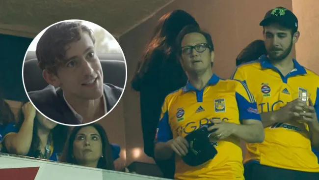 Rob Schneider en el partido de Tigres