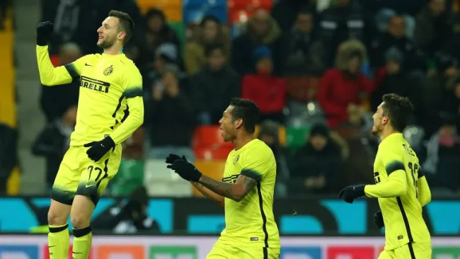 Brozovic celebra el gol que le marcó a al Udinese