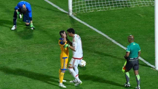 Guzmán y Jiménez celebrando el título de Tigres