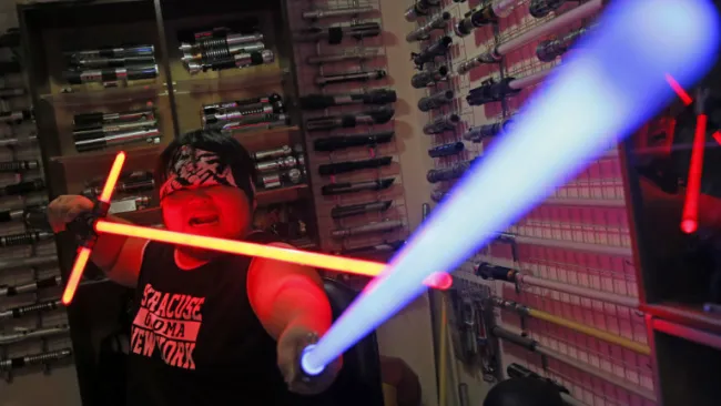 Tsai Jung-chou, forjador de sables de luz