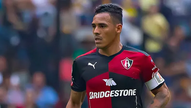 Aldo Leao, en un duelo con el Atlas