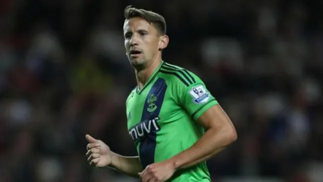 Gastón Ramírez en un partido con el Southampton