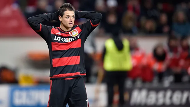 Chicharito, en un partido con el Bayer Leverkusen