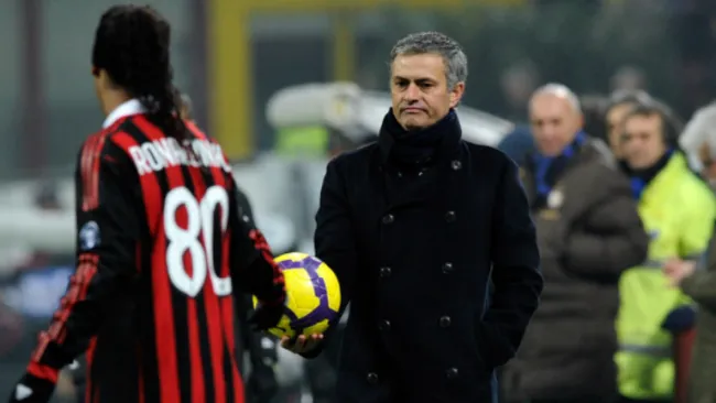Ronaldinho junto a Mourinho en la Serie A