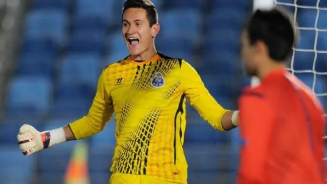 Gudiño festeja un penalti detenido