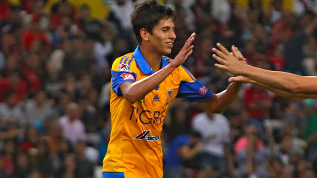 Damm celebra un gol con Tigres