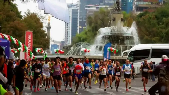 Atletas durante la carrera de San Silvestre